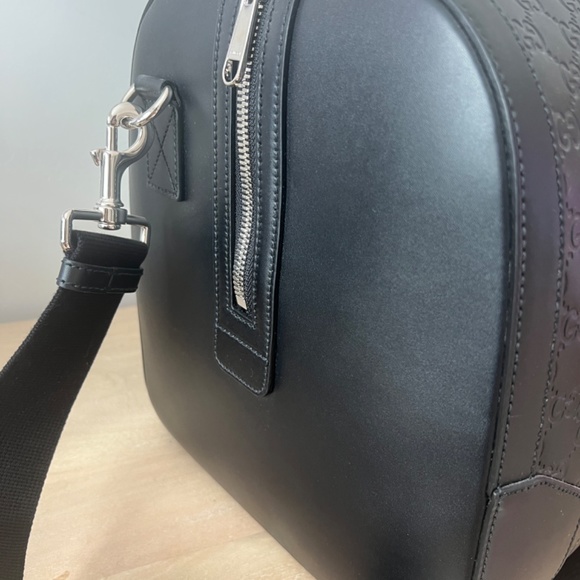 Gucci GG Maxi Embossed Duffel - Picture 4 of 4